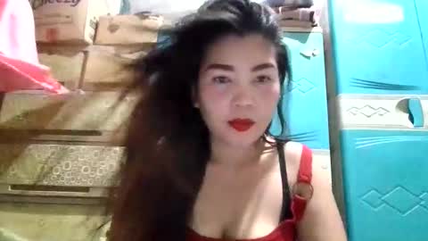 Snapshot of dreamer_17 chatting on 10-06-25, 05:27 Maui online show from 10-06-25, 05:27