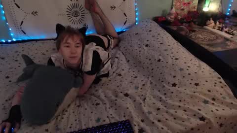 Yukichi online show from 10-20-25, 09:26