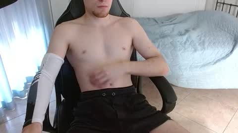 Snapshot of dreammicok chatting on 10-01-25, 01:39 DreamBoy online show from 10-01-25, 01:39