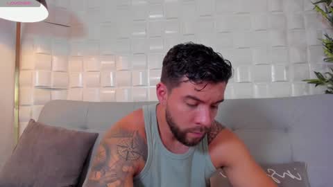 Snapshot of dreammr1 chatting on 12-22-24, 12:39 cris online show from 12-22-24, 12:39