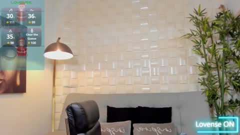 Snapshot of dreammr1 chatting on 01-25-25, 01:43 cris online show from 01-25-25, 01:43