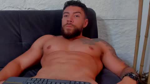 Snapshot of dreammr1 chatting on 03-05-25, 04:35 cris online show from 03-05-25, 04:35