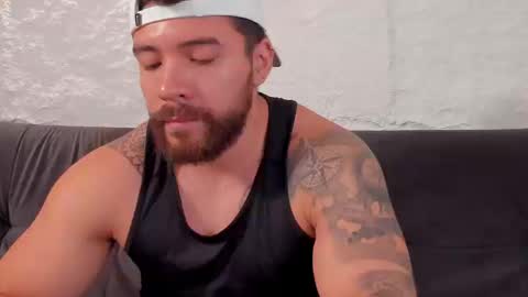 Snapshot of dreammr1 chatting on 09-19-25, 01:07 cris online show from 09-19-25, 01:07