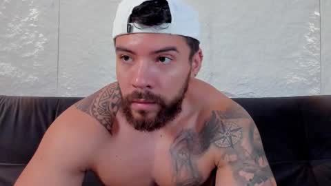 Snapshot of dreammr1 chatting on 09-19-25, 03:02 cris online show from 09-19-25, 03:02