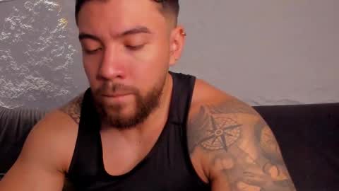 Snapshot of dreammr1 chatting on 10-10-25, 03:55 cris online show from 10-10-25, 03:55