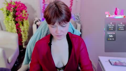 Snapshot of dreammyluna chatting on 09-17-25, 08:54 Luna online show from 09-17-25, 08:54