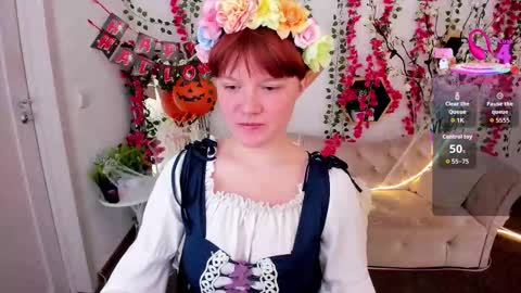 Snapshot of dreammyluna chatting on 10-21-25, 08:42 Luna online show from 10-21-25, 08:42