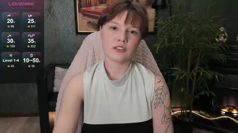 Snapshot of dreammyluna chatting on 11-21-25, 09:35 Luna online show from 11-21-25, 09:35