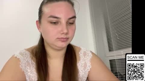 Mila online show from 10-26-25, 08:04