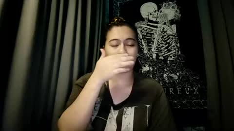 Snapshot of dreamycreamyst chatting on 12-28-24, 01:29 dreamycreamyst online show from 12-28-24, 01:29