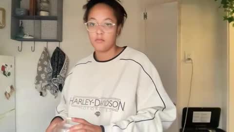 RIRI OR DREAMY online show from 05-12-26, 02:14