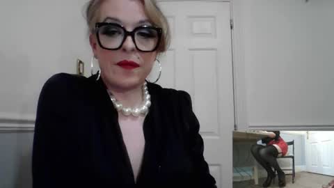 dressasdesired online show from 06-18-26, 10:25