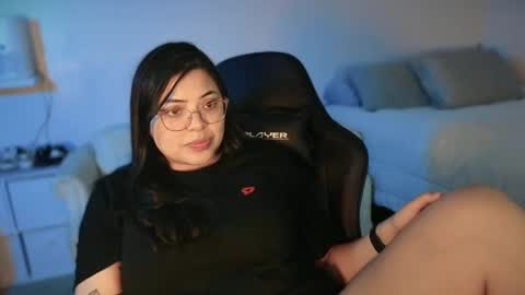 Snapshot of drizzypeach602 chatting on 12-06-24, 04:25 Drizzypeach602 online show from 12-06-24, 04:25