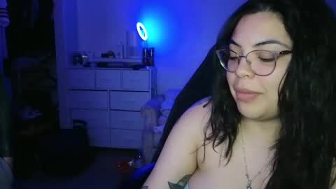 Snapshot of drizzypeach602 chatting on 02-05-25, 03:55 Drizzypeach602 online show from 02-05-25, 03:55