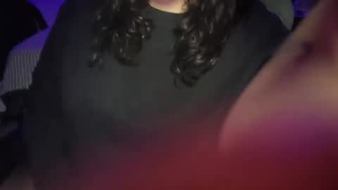 Snapshot of drizzypeach602 chatting on 09-18-25, 01:40 Drizzypeach602 online show from 09-18-25, 01:40