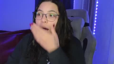 Snapshot of drizzypeach602 chatting on 10-13-25, 04:23 Drizzypeach602 online show from 10-13-25, 04:23