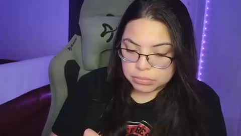 Snapshot of drizzypeach602 chatting on 10-20-25, 01:17 Drizzypeach602 online show from 10-20-25, 01:17