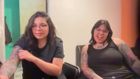 Snapshot of drizzypeach602 chatting on 12-17-25, 03:12 Drizzypeach602 online show from 12-17-25, 03:12