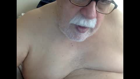 Snapshot of drnick069 chatting on 04-10-26, 04:01 drnick069 online show from 04-10-26, 04:01
