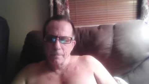 Snapshot of drthick1224 chatting on 10-13-25, 12:43 drthick1224 online show from 10-13-25, 12:43