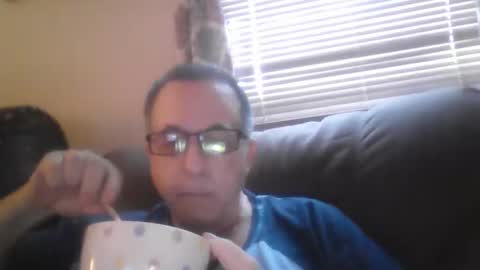 Snapshot of drthick1224 chatting on 10-16-25, 09:38 drthick1224 online show from 10-16-25, 09:38