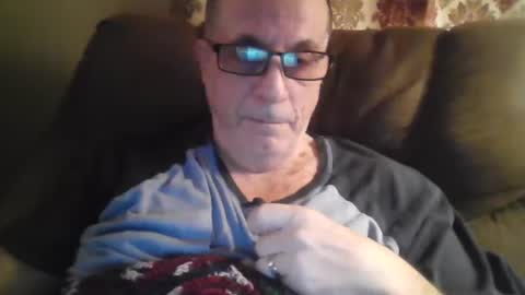 Snapshot of drthick1224 chatting on 12-13-25, 10:26 drthick1224 online show from 12-13-25, 10:26