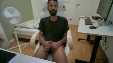 Snapshot of dudecologne chatting on 12-12-24, 08:43 DudeCologne online show from 12-12-24, 08:43