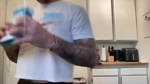 Snapshot of dukethedude chatting on 03-08-26, 01:58 Duke online show from 03-08-26, 01:58