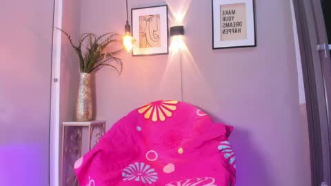 dulce__fiore07 online show from 09-17-25, 12:51