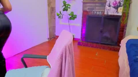 Snapshot of dulce_celeste15 chatting on 03-09-26, 05:39 C E L E S T E online show from 03-09-26, 05:39