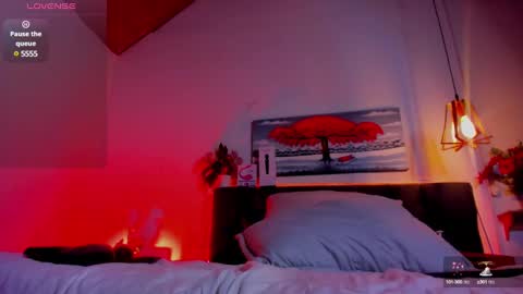 Snapshot of dulce_charlottee chatting on 02-10-25, 11:34 DULCE online show from 02-10-25, 11:34