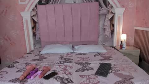 Snapshot of dulce_girls chatting on 03-04-26, 12:11 Dulce online show from 03-04-26, 12:11