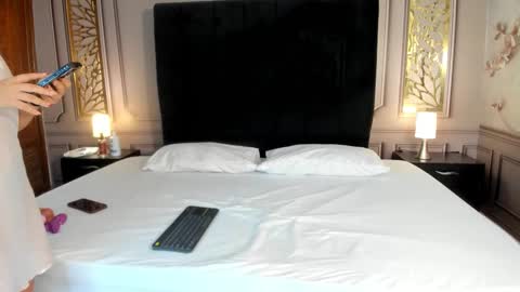 Snapshot of dulce_girls chatting on 03-23-26, 11:36 Dulce online show from 03-23-26, 11:36