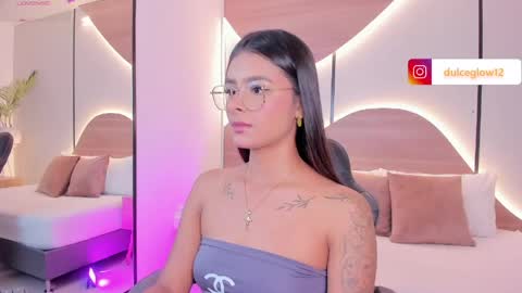 D U L C E online show from 04-30-26, 01:56