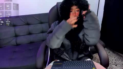 Snapshot of dulce_kitty13 chatting on 11-07-25, 04:12 Kitty online show from 11-07-25, 04:12