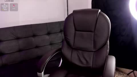 Snapshot of dulce_kitty13 chatting on 11-11-25, 03:17 Kitty online show from 11-11-25, 03:17