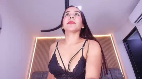 Snapshot of dulce_kitty19 chatting on 03-31-26, 11:54 kitty online show from 03-31-26, 11:54