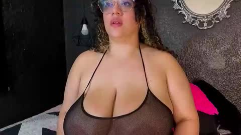 Snapshot of dulce_lf chatting on 02-15-26, 03:20 DULCE LF online show from 02-15-26, 03:20