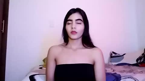 Snapshot of dulce_lucero chatting on 02-25-25, 09:35 dulce_lucero online show from 02-25-25, 09:35