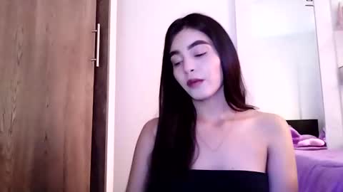 Snapshot of dulce_lucero chatting on 03-10-25, 07:40 dulce_lucero online show from 03-10-25, 07:40