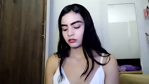 Snapshot of dulce_lucero chatting on 10-11-25, 07:34 dulce_lucero online show from 10-11-25, 07:34
