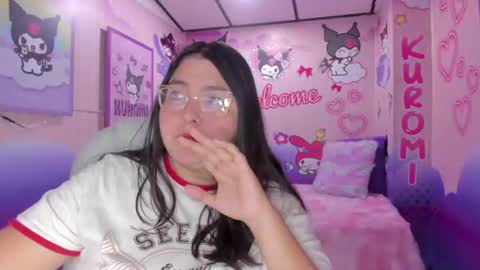 Dulce  online show from 06-18-26, 11:58