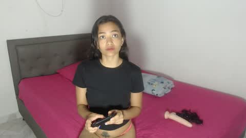 Snapshot of dulce_noir_ chatting on 09-20-25, 02:56 Dulce Noir online show from 09-20-25, 02:56