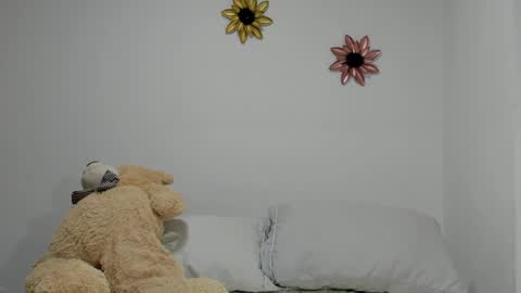 Dulce  online show from 02-06-25, 01:32