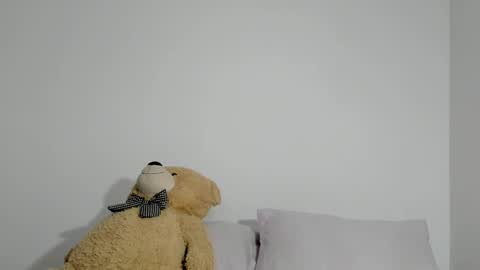 Dulce  online show from 02-19-25, 01:39