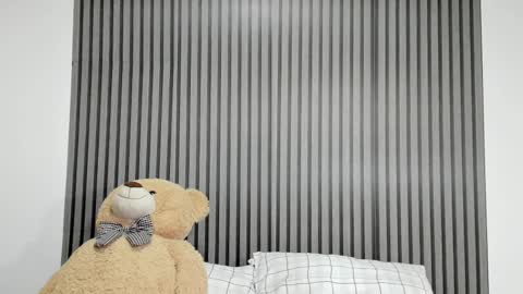 Dulce  online show from 03-10-25, 02:37