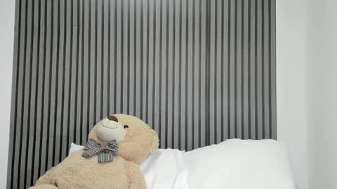 Dulce  online show from 10-07-25, 01:19