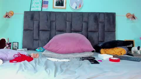 DULCE AURORA online show from 02-10-25, 07:58