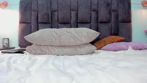 DULCE AURORA online show from 03-07-25, 05:51