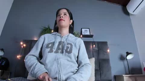 DULCE AURORA online show from 07-19-26, 10:52